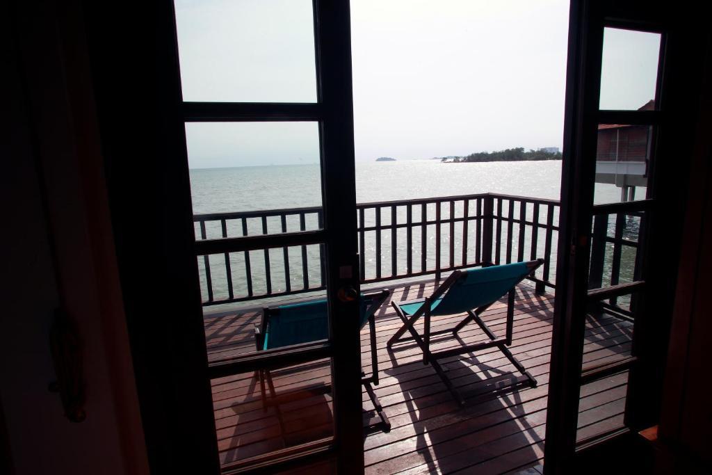 Hotel Avillion Port Dickson Zimmer foto View from a chalet